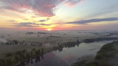 Sis Nehri şafağın havadan görünümü