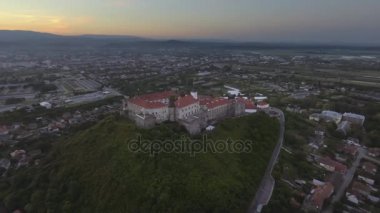 Mukachevo kale Palanok Ortaçağ Kalesi Ukrayna havadan görünümü