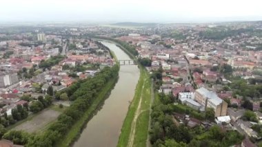 Uzhgorod şehir Ukrayna üzerinden uçan