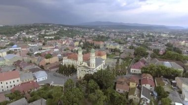 Uçan kutsal üzerinde çapraz Yunan Katolik Katedrali, Uzhhorod, Transcarpathia, Ukrayna