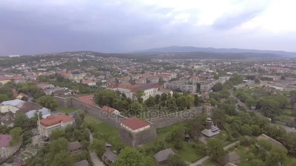 Vista aérea do Castelo de Uzhhorod, Ucrânia — Vídeo de Stock