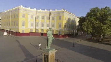 Odessa. Ukrayna - 30 Mayıs 2017: Duke de Richelieu anıtın havadan görünümü.