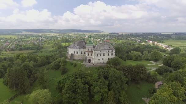 우크라이나 리 보 프 지역에 Olesko 성곽의 공중 전망. 4 k — 비디오
