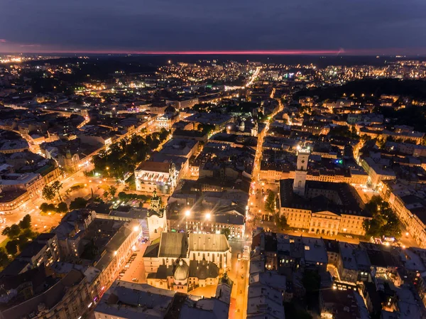 Nacht oude stad Lviv, Oekraïne — Stockfoto