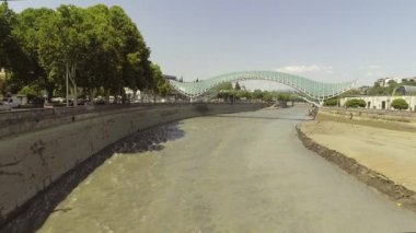 Barış köprüleri hava görünümünü. eski Tiflis, Gürcistan