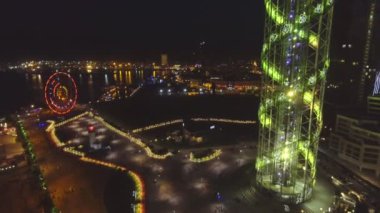 Gece Batum şehir, Gürcistan üzerinden uçan