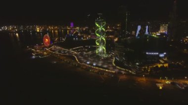 Gece Batum şehir, Gürcistan üzerinden uçan