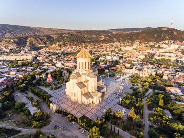 Kutsal Üçlü katedral Tsminda Sameba