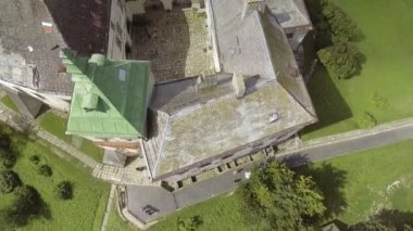 Olesko kale Lviv bölgesi, Ukrayna Hava görünümünü. 4k