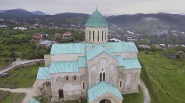 Bagrati Katedrali Kutaisi Merkezi, Georgia havadan görünümü