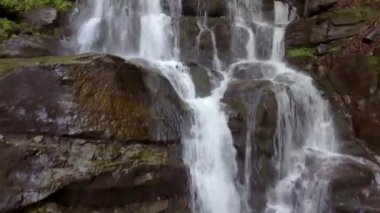 Güzel bir yer Shipot şelale Karpatlar, Ukrayna