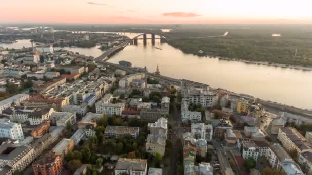 Kiev centro de la ciudad de visita aérea. Parte central de la capital ucraniana — Vídeo de stock