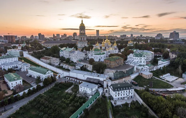 Luftaufnahme von Kiev pechersk lavra, kiev, kyiv, ukraine. — Stockfoto