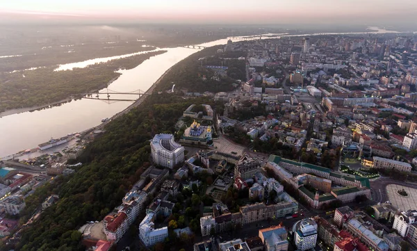 Groen en mooie centrum van Kiev, Oekraïne — Stockfoto