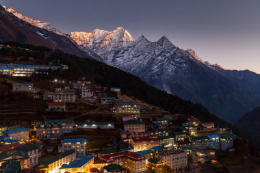 Namche'nın Bazaarı hava görünümünü, herhangi bir zamanda trek, Himalaya, Nepal.