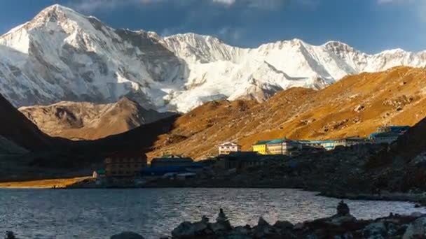 Shadow over the Gokyo village — Stock Video