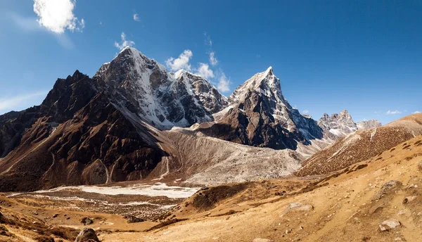 尼泊尔昆布萨加玛塔国家公园附近 dingboche — 图库照片