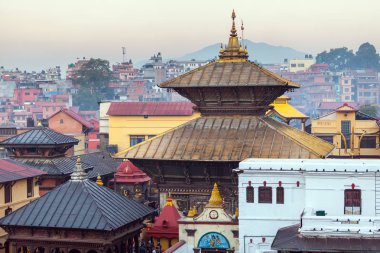Bhasmeshvar Ghat Pashupatinath Tapınağı ve Bagmati Nehri'nin Katmandu, Nepal.