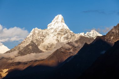 Mt. Ama Dablam Everest bölgesi Himalayalar. Nepal