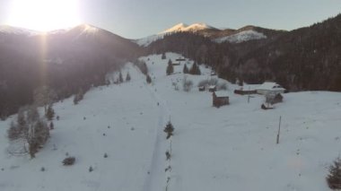 kar kış manzara uçmak. Hava