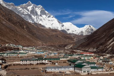 Everest ve Lhotse görünümü güzel bulutlar, Khumbu Vadisi, Solukhumbu, Nepal Himalayalar ile