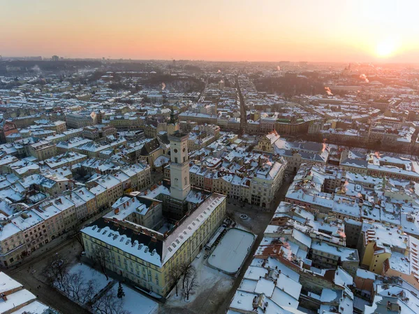 Vue aérienne de jour de la partie centrale de la ville de Lviv — Photo
