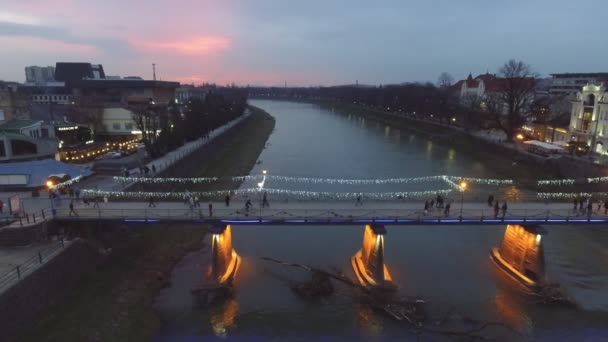 Vista aérea de la ciudad nocturna, Uzhgorod, Ucrania — Vídeo de stock