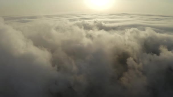 Luftaufnahme über den Wolken in 4k — Stockvideo