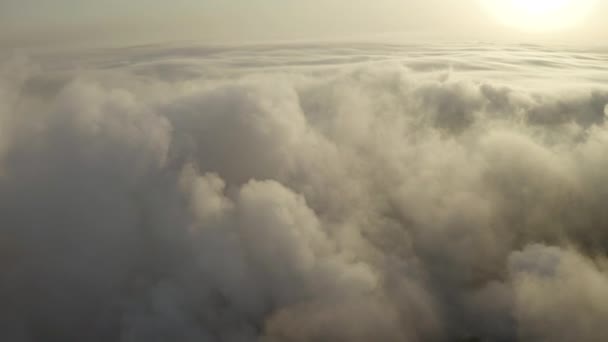 Luftaufnahme über den Wolken in 4k — Stockvideo