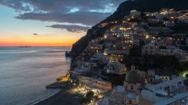 Positano, Amalfi kıyısındaki güzel Akdeniz köyü..