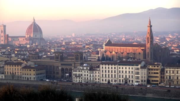 Vista aérea de Florencia, Italia al atardecer . — Vídeo de stock