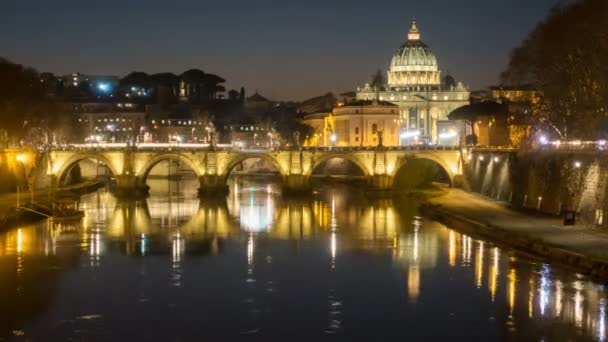 Ρώμη στον ορίζοντα Αγίου Πέτρου Βασιλική Βατικανό όπως φαίνεται από την όχθη του ποταμού Τίβερη — Αρχείο Βίντεο
