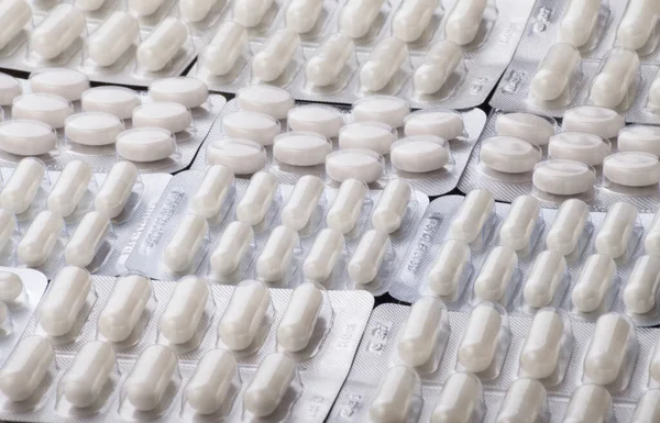 Medicine tablet antibiotic pills — Stock Photo, Image