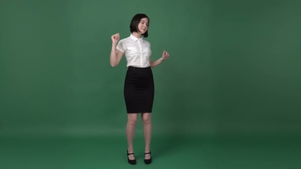 Jonge vrouw dansen — Stockvideo