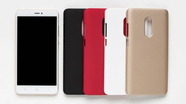 Set de fundas de plástico de colores para smartphone — Foto de Stock