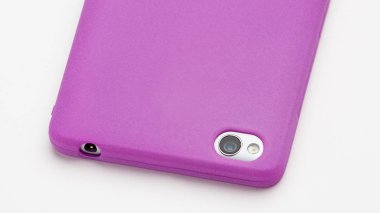 Smartphone içinde mor silikon kapak