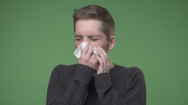 Man heeft viel verkouden, — Stockvideo