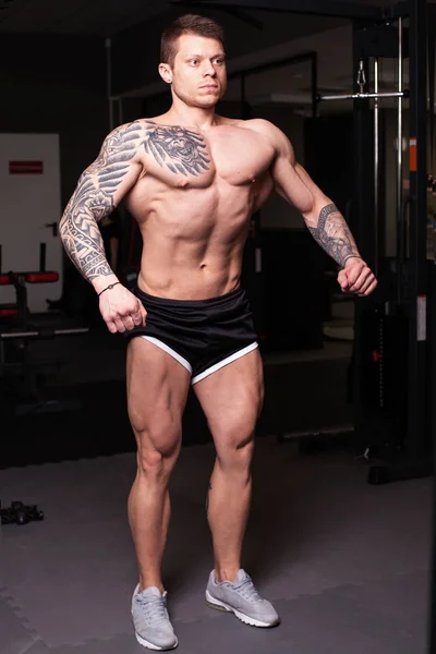 Bodybuilder man with naked torso — Stock Photo, Image