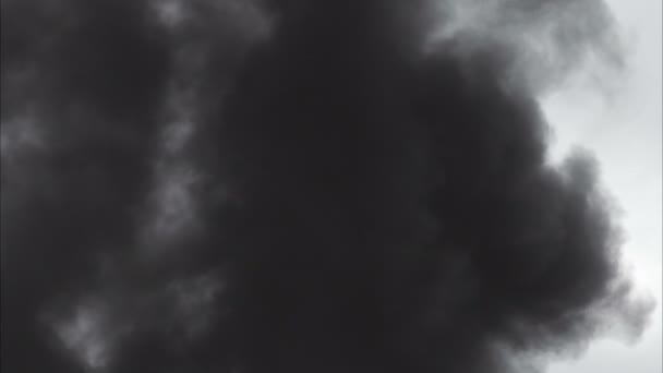 연기의 검은 구름 — 비디오