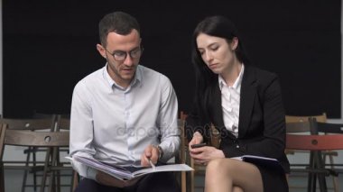 Ofiste iş toplantısı