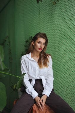 Güzel kız. Moda portre.