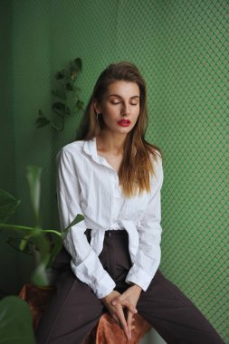 Güzel kız. Moda portre.