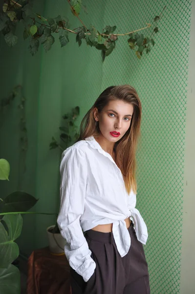 Güzel kız. Moda portre.