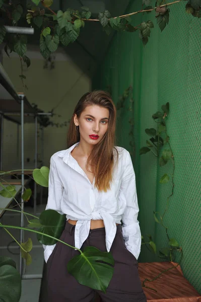 Güzel kız. Moda portre.