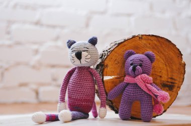 Amigurumi oyuncaklar. Ayı ve kedi