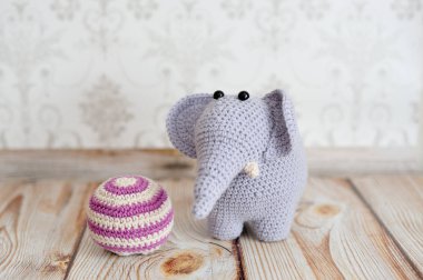 Amigurumi oyuncak. Fil