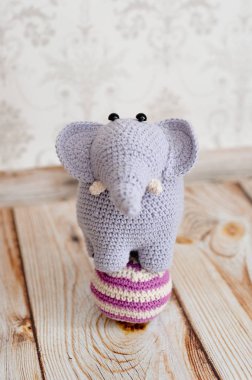 Amigurumi örgü tekniği fil oyuncak örme