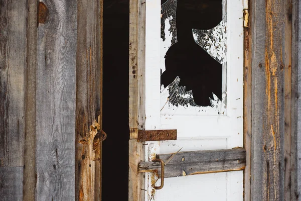 A broken window — Stock Photo, Image