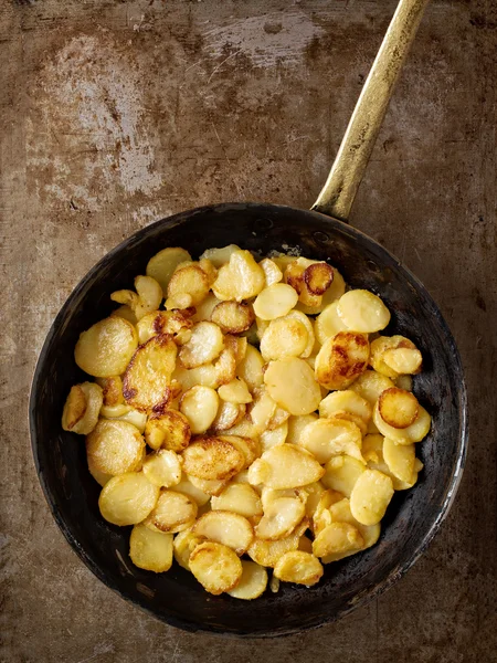 Rustic golden german pan fried potato bratkartofflen — Stock Photo, Image