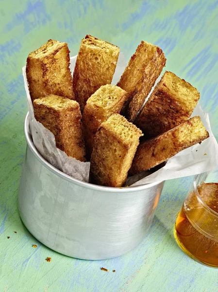 Rustikale goldene French Toast Stick — Stockfoto